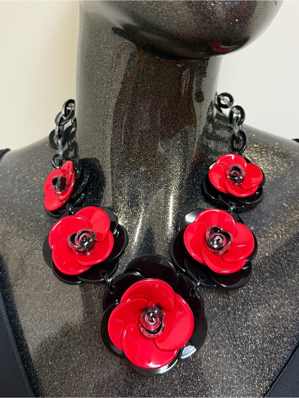 black and red acrylic flower floral statement necklace - Picture 6 of 6